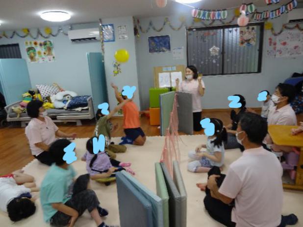 シッティング風船バレーボール大会