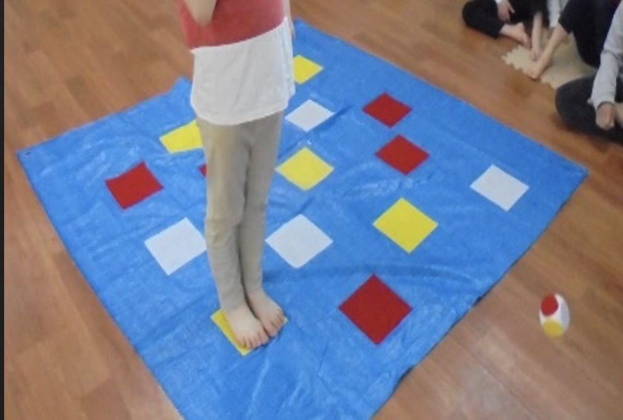 ツイスターゲームの様子