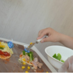 Making mini pizza ~App Komazawa~